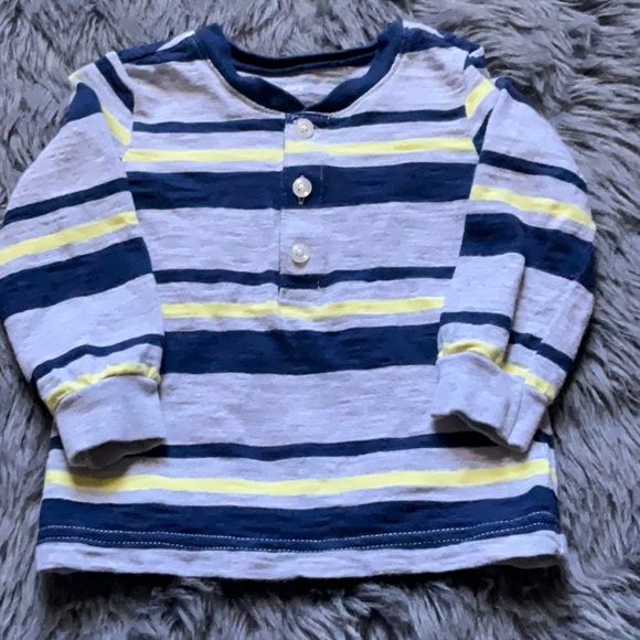 Carter’s 2 long sleeve tee shirts. Blue & blue with gray and yellow strips. 12m - Picture 6 of 9